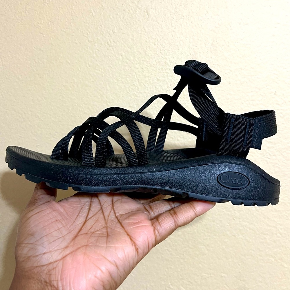 Women’s Chacos Size 7 Wide